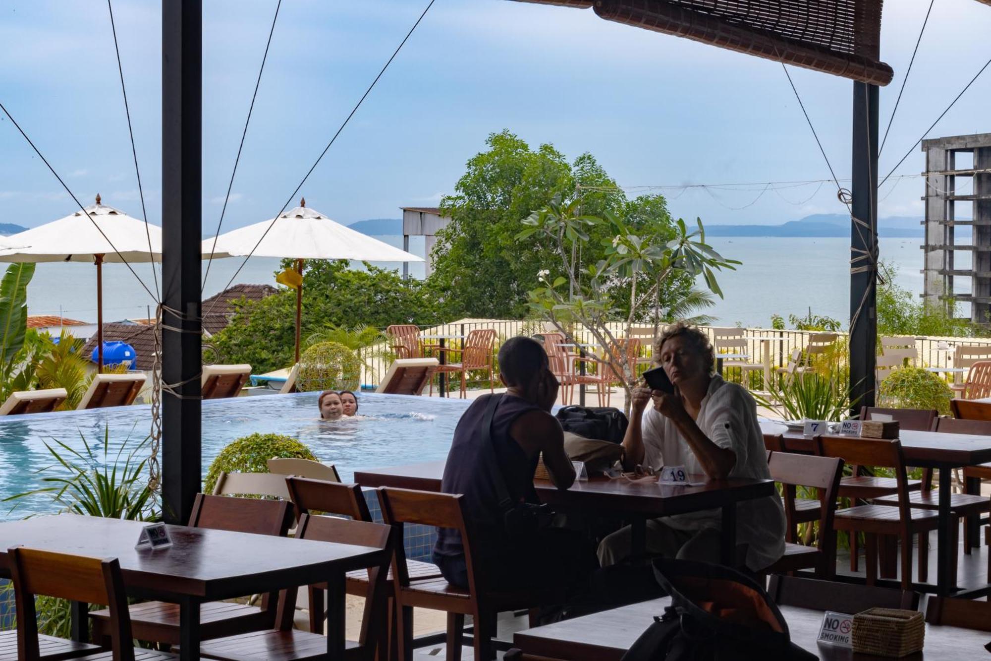 Onederz Sihanoukville - 10 Mins Walk From The Tourism Pier Екстериор снимка